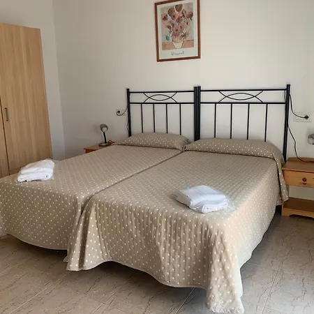 Iris Aparthotel 4*