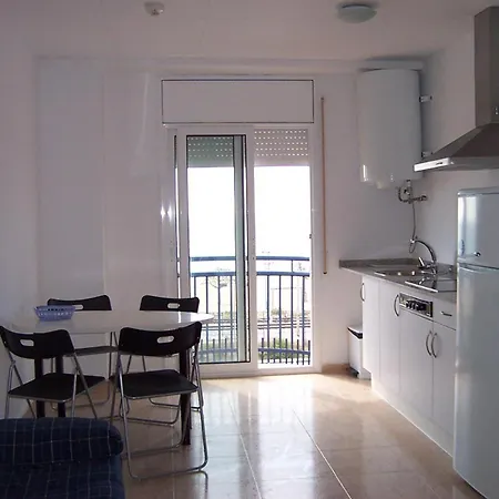 Iris Aparthotel 4*