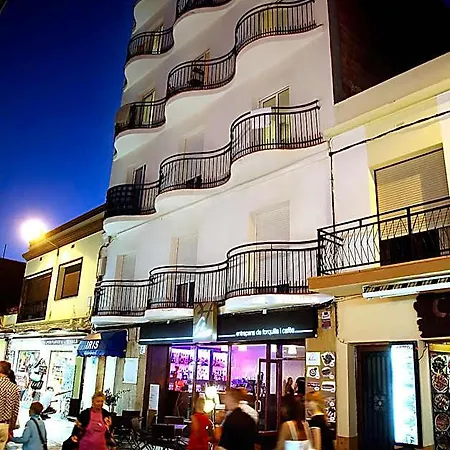 Iris Aparthotel 4*