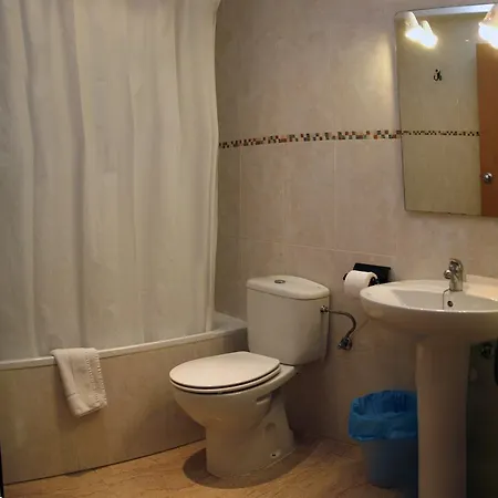 Iris מלון דירות 3*