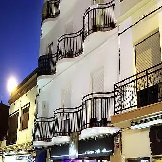 Iris Apartahotel