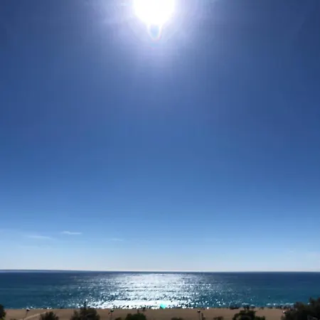 Iris Apartahotel 5*